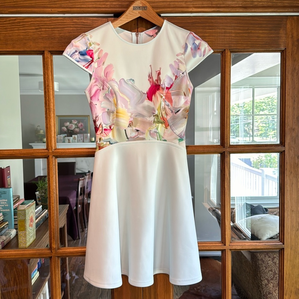 Ted Baker size 0 skater style short floral dress with rose gold zipper